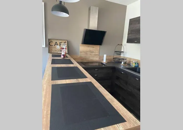 Spacieuse Avec Acces Piscine