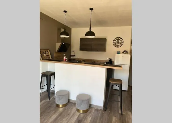 דירה Spacieuse Avec Acces Piscine *