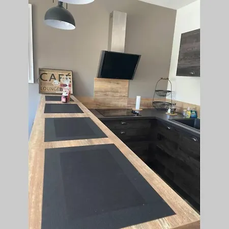 Spacieuse Avec Acces Piscine